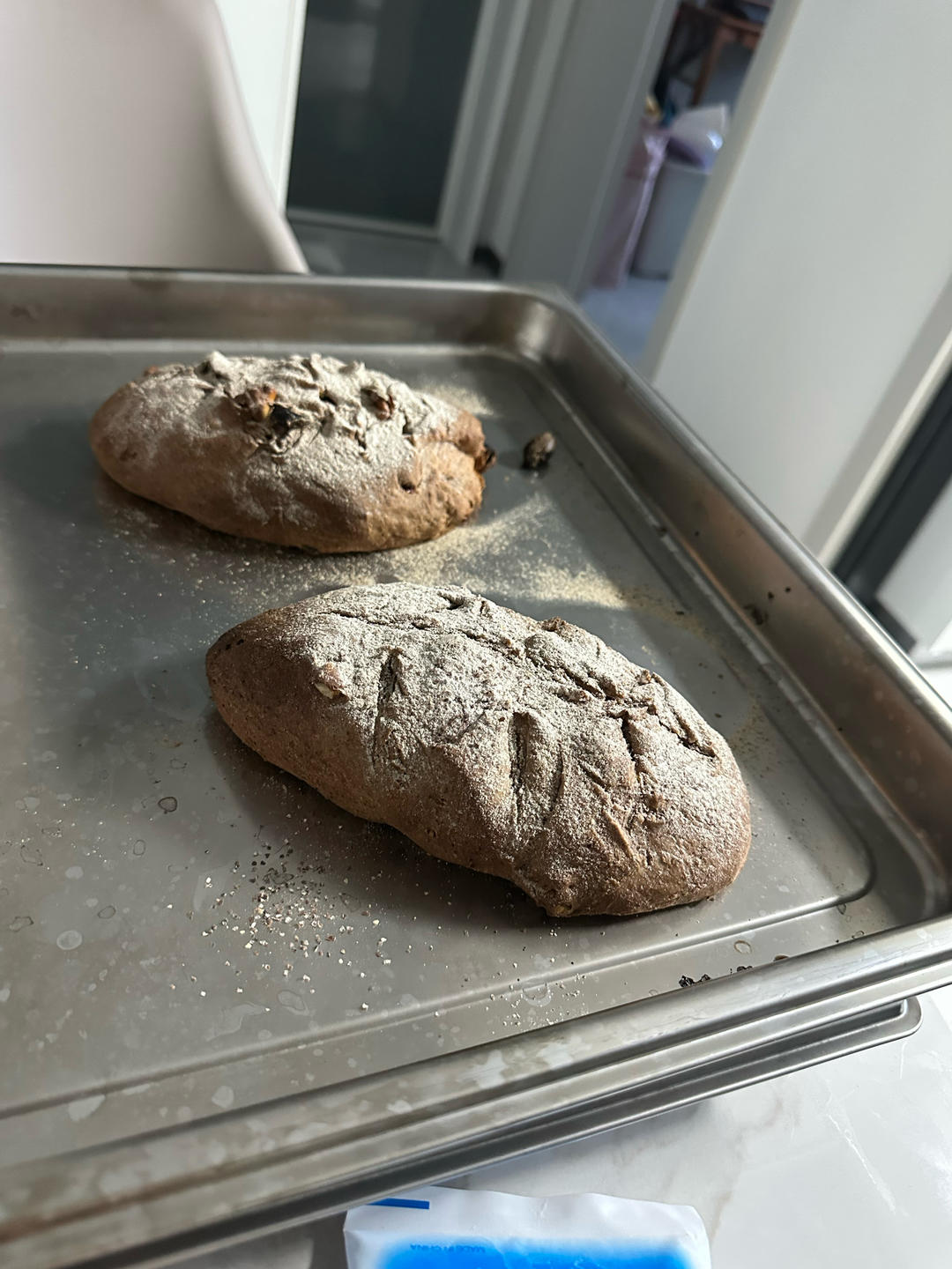 全麦蔓越莓核桃软欧包