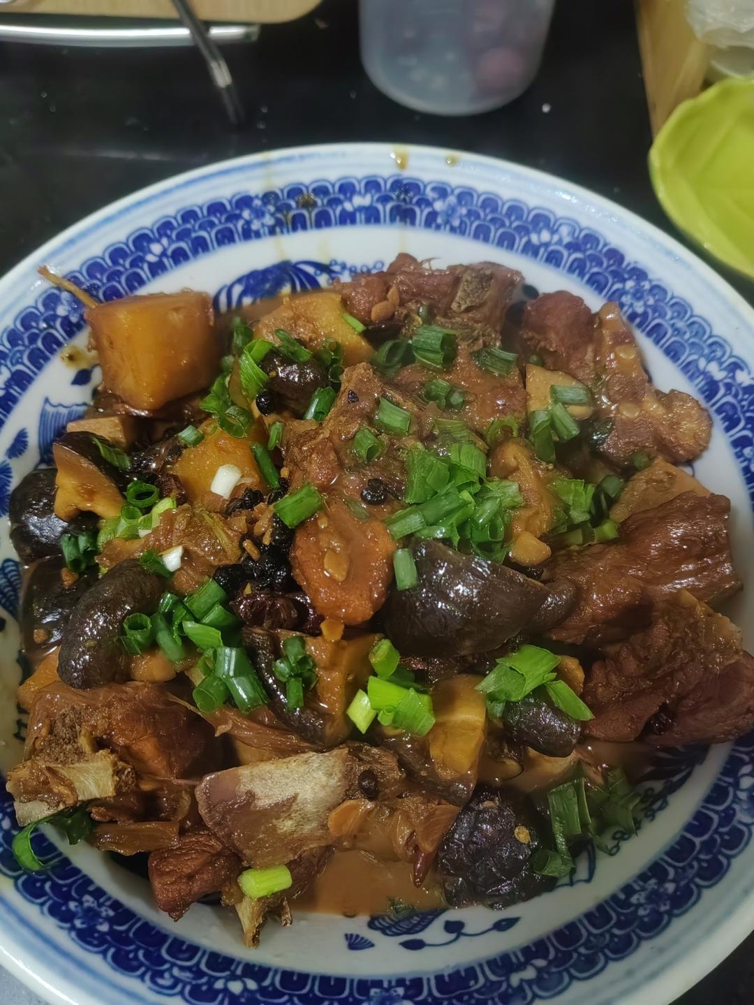 土豆烧排骨