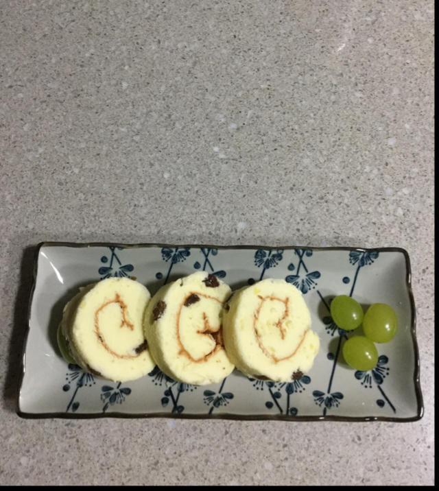 葡萄干蛋糕卷