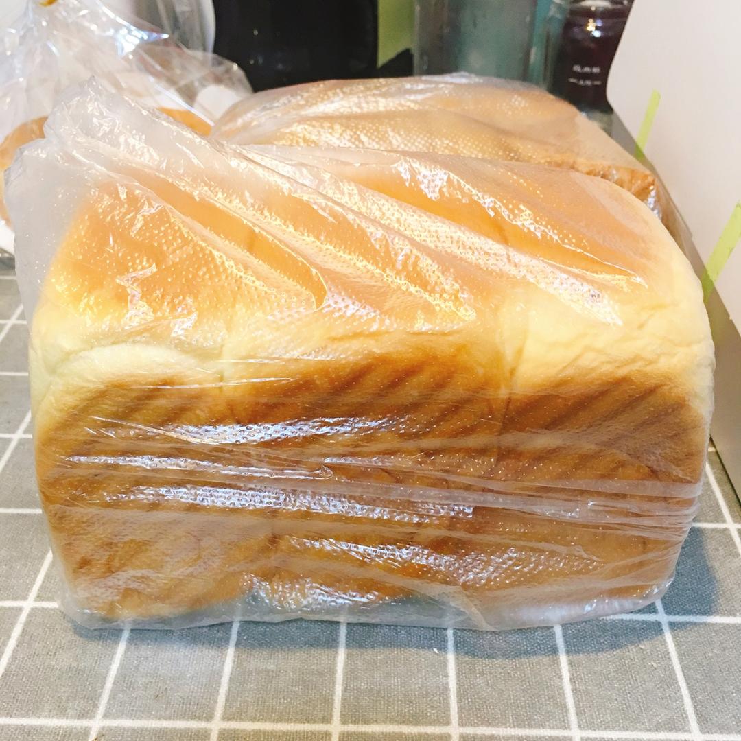 吐司，奶香手撕面包，超级香浓