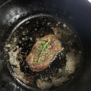 意大利炖牛肉（红酱版）的做法 步骤2