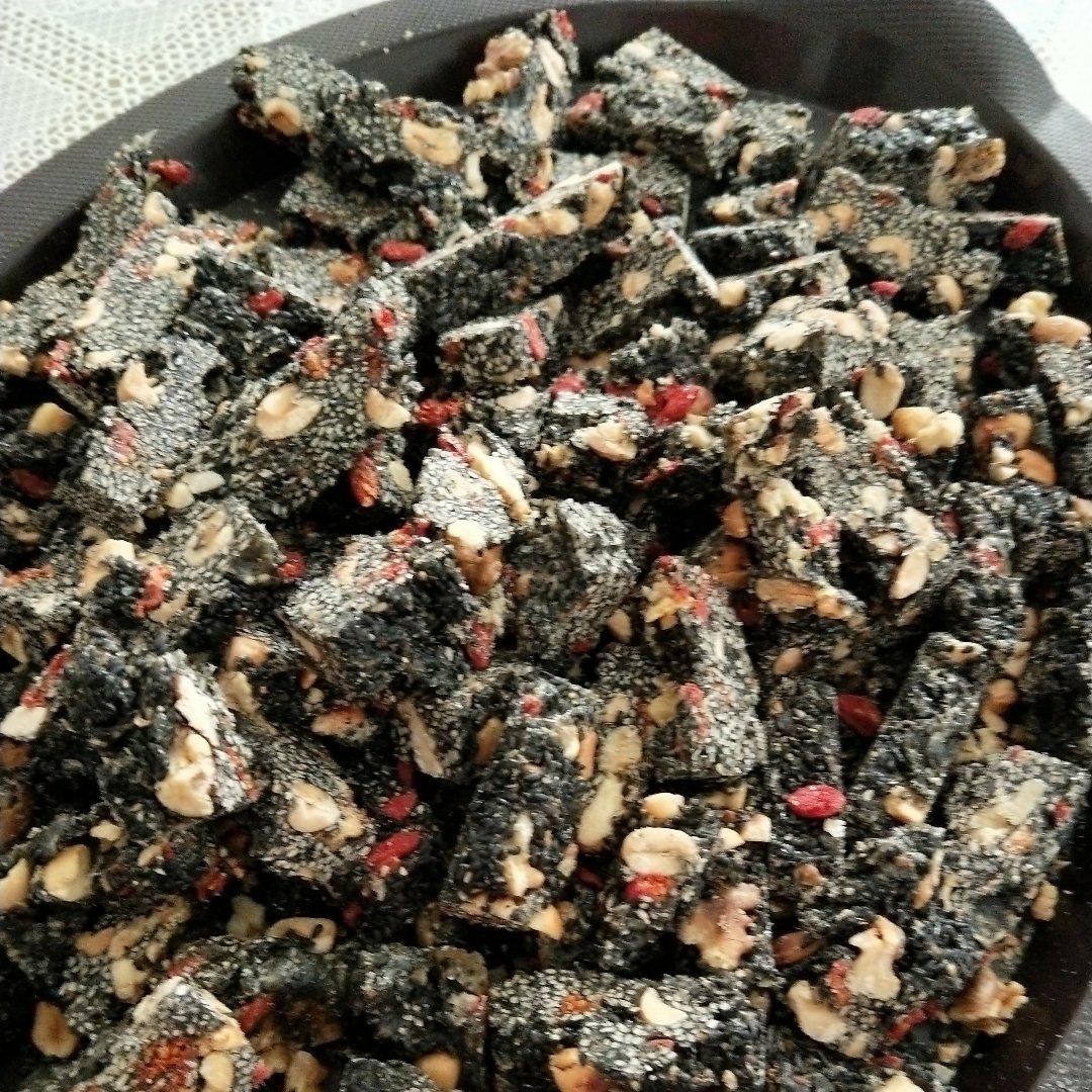 枸杞核桃花生黑芝麻片