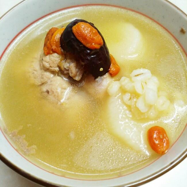 淮山薏米杞子红枣排骨汤(老火汤)