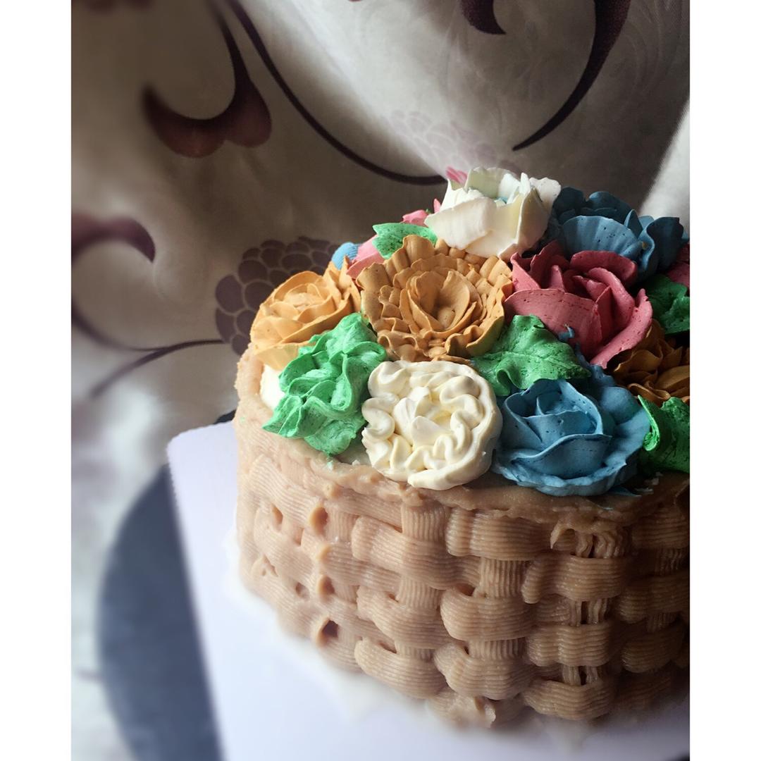 一看就会的奶油'花篮'裱花～