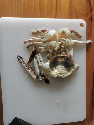港式名菜—避风塘炒海蟹的做法 步骤3