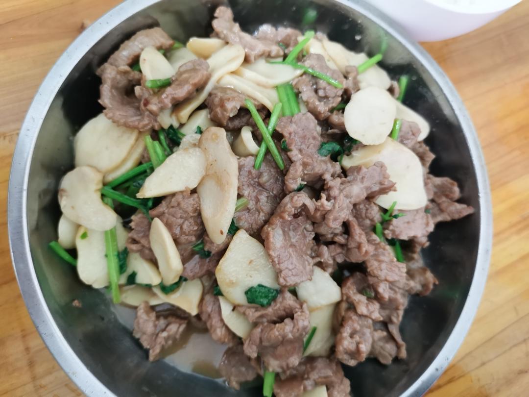 牛肉炒杏鲍菇