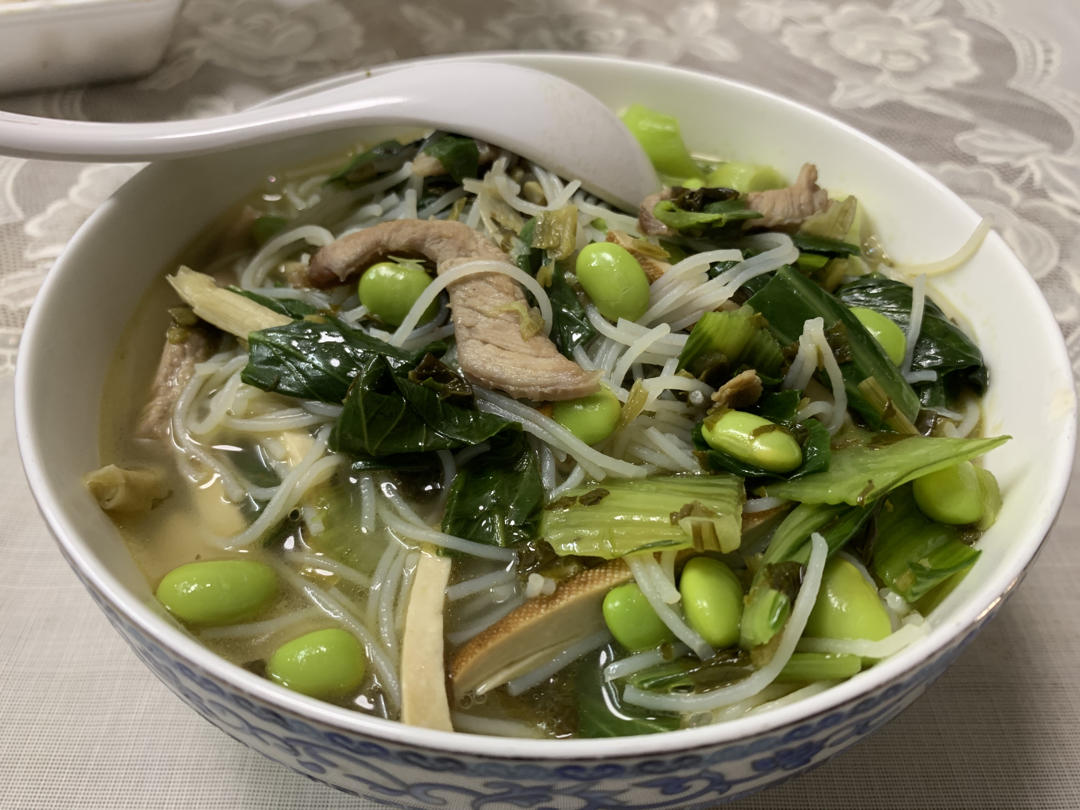 咸菜笋干肉丝面