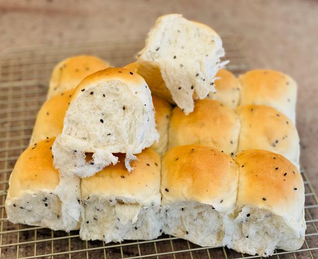 黑芝麻小餐包的做法