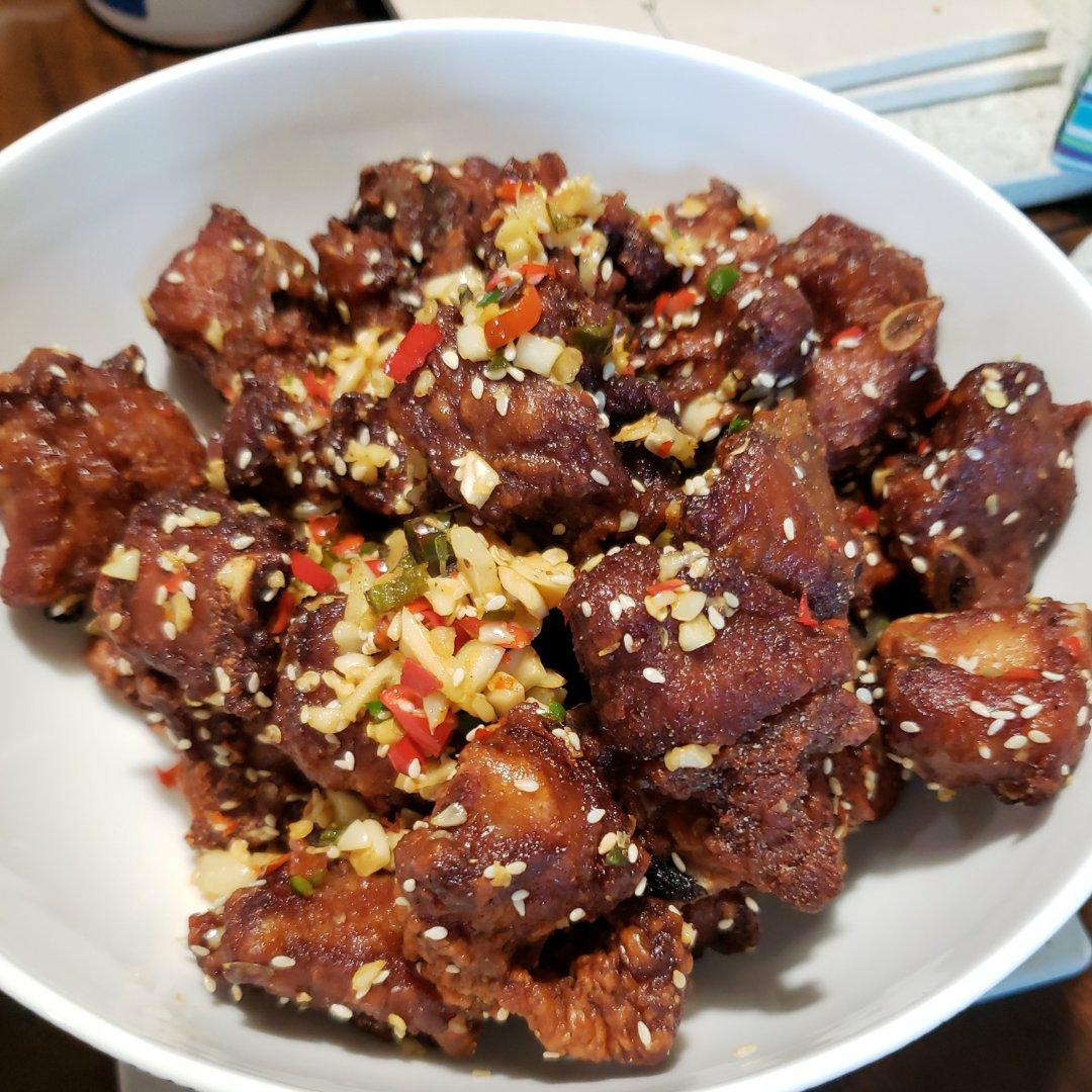 完美复刻中餐厅38块钱一份的椒盐排骨，骨香肉烂，好吃到吮手指