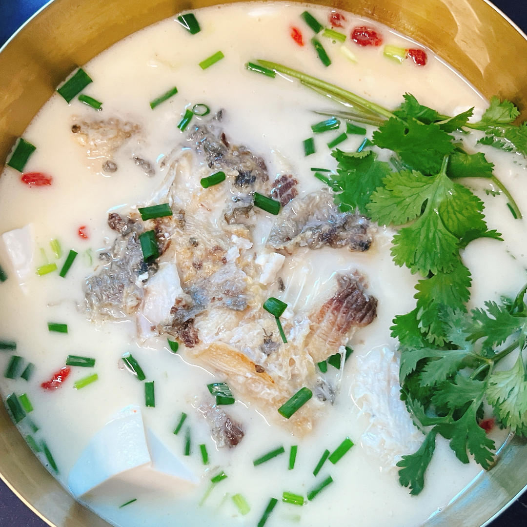 奶白鲫鱼豆腐汤|一条鱼最后的温柔