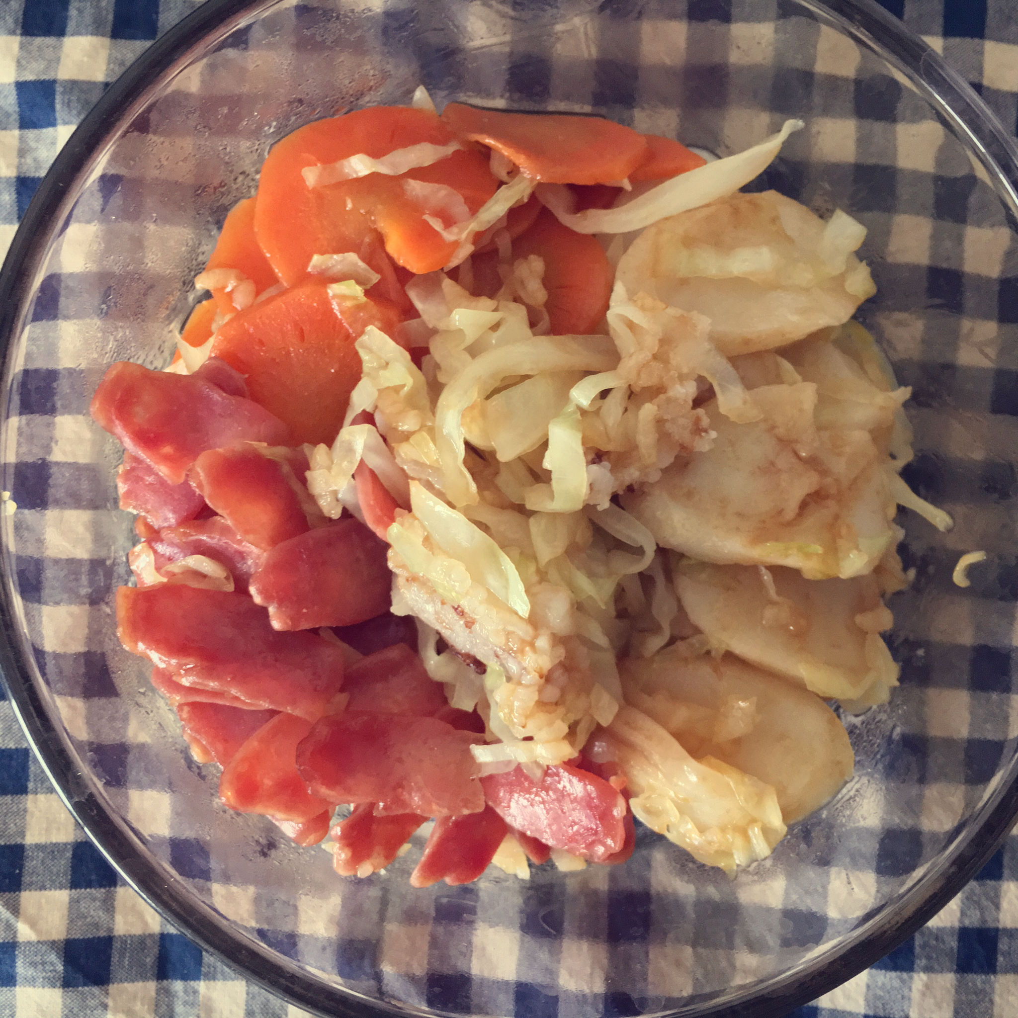 广式腊味煲仔饭