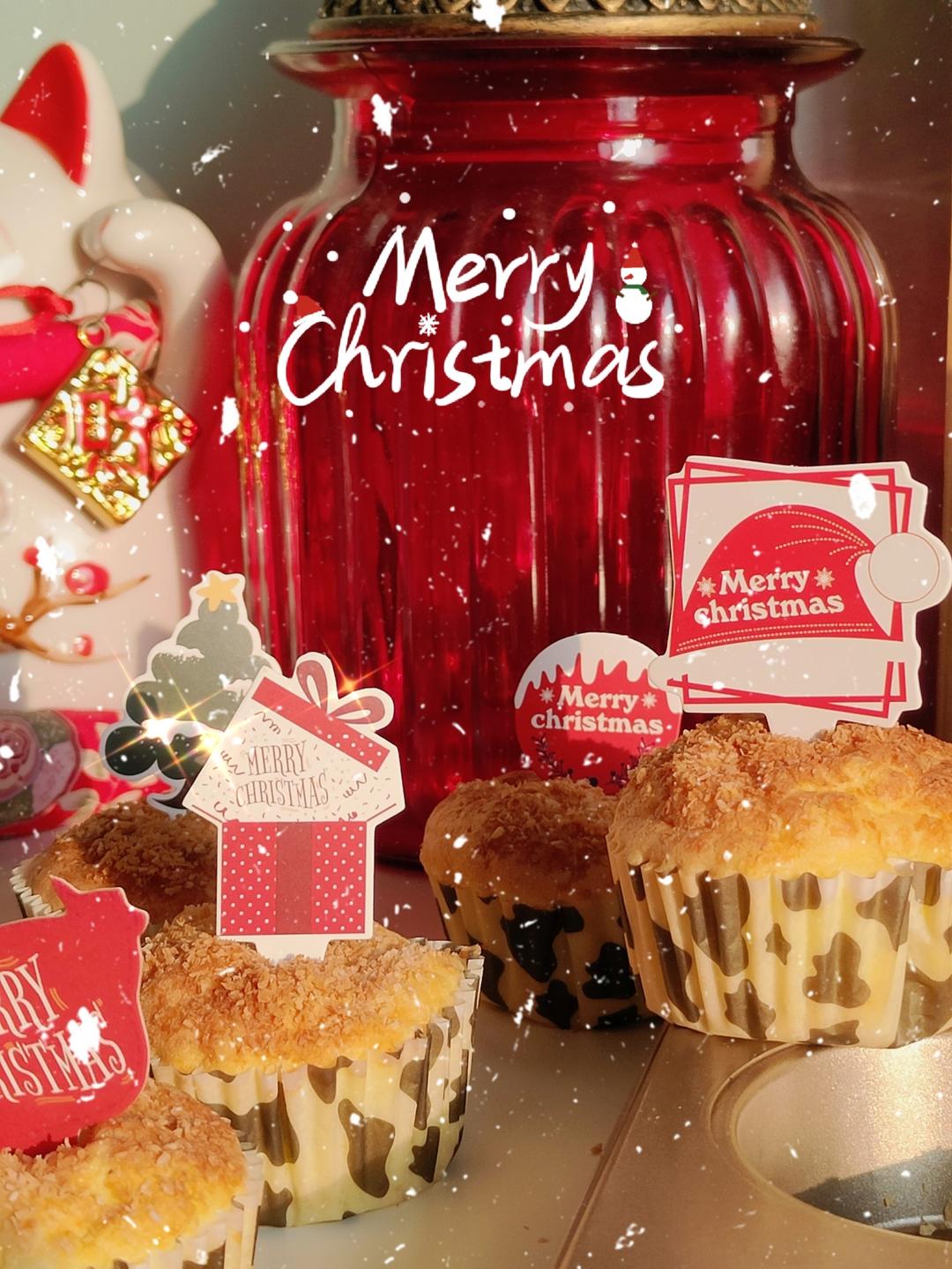 椰蓉戚风纸杯小蛋糕