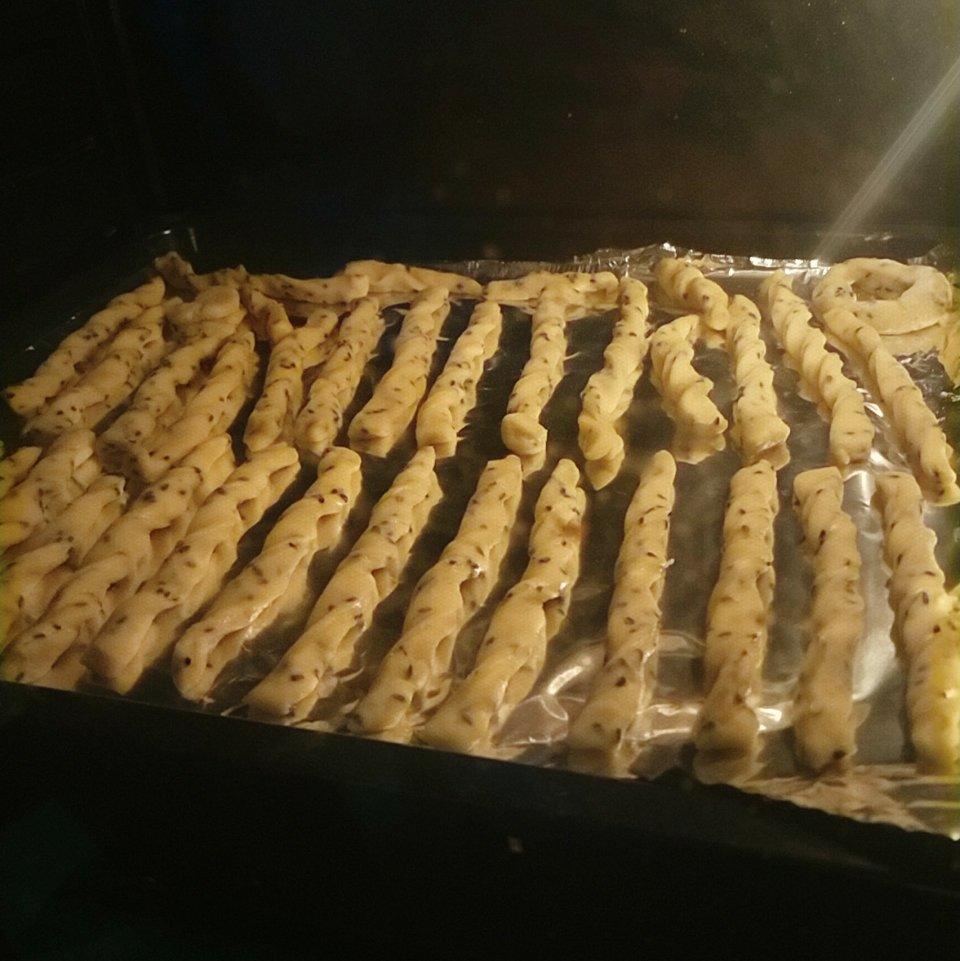 椒盐芝麻咸饼干棒