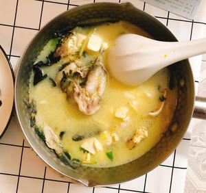紫苏黄骨鱼豆腐汤的做法 步骤3