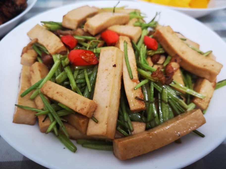 芹菜炒千页豆腐的做法