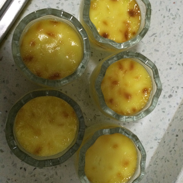 Crèmebrulée。法式烤布雷。焦糖布丁。