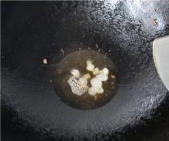 土豆蘑菇烧排骨的做法 步骤7