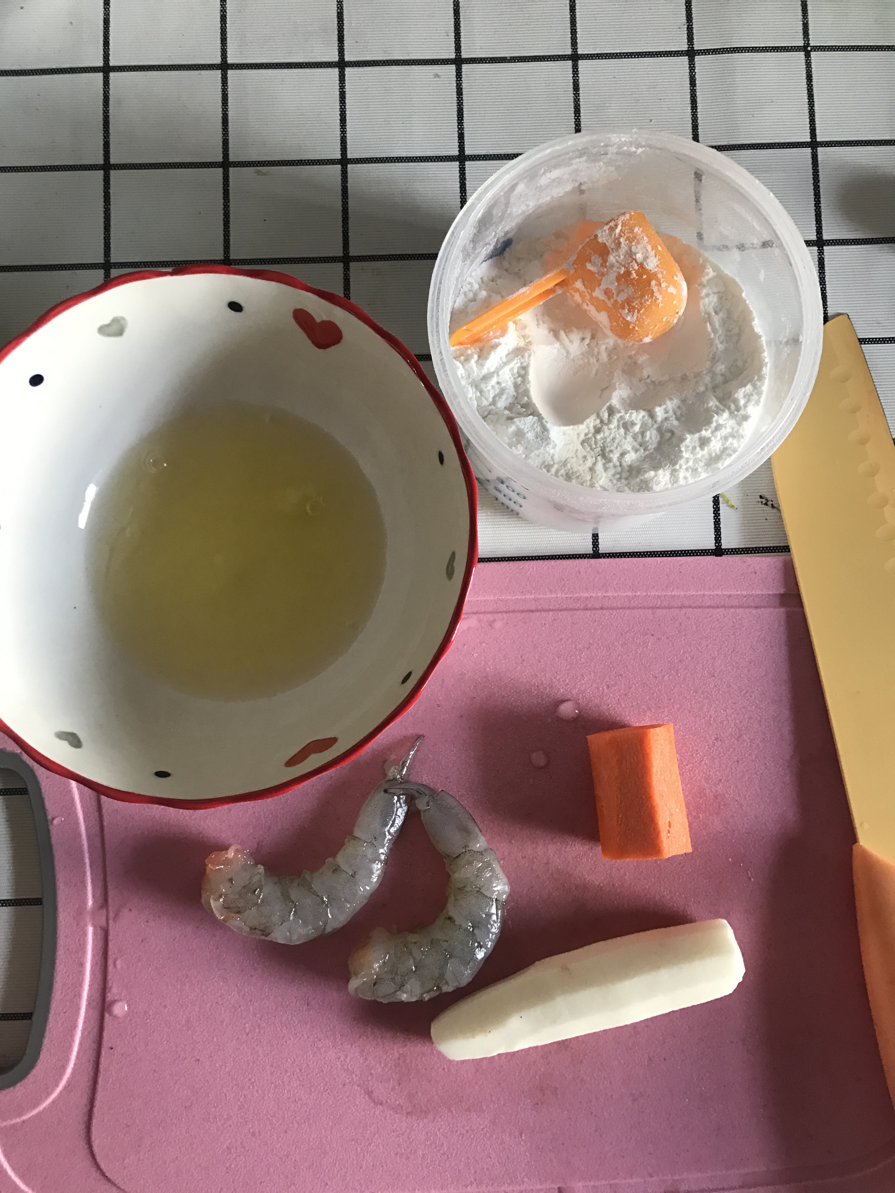 宝宝辅食：Q弹虾肠的做法 步骤1