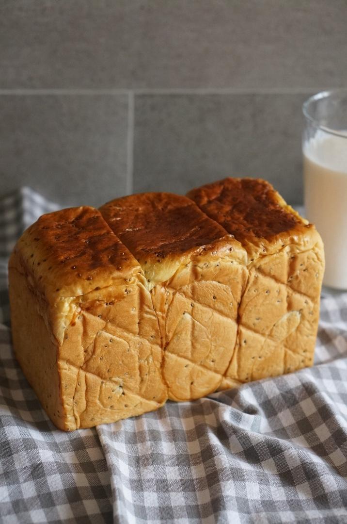 奇亚籽谷物燕麦吐司（一次性发酵）