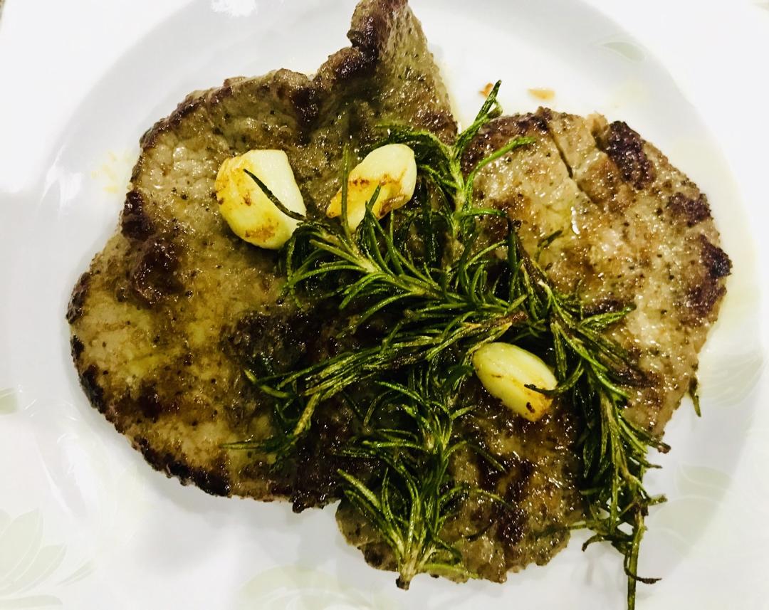 好吃到哭的煎牛排