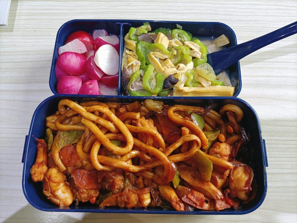 黑椒虾仁乌冬面