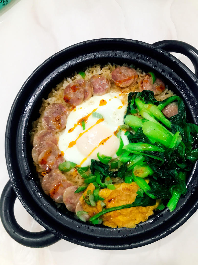 香肠煲仔饭