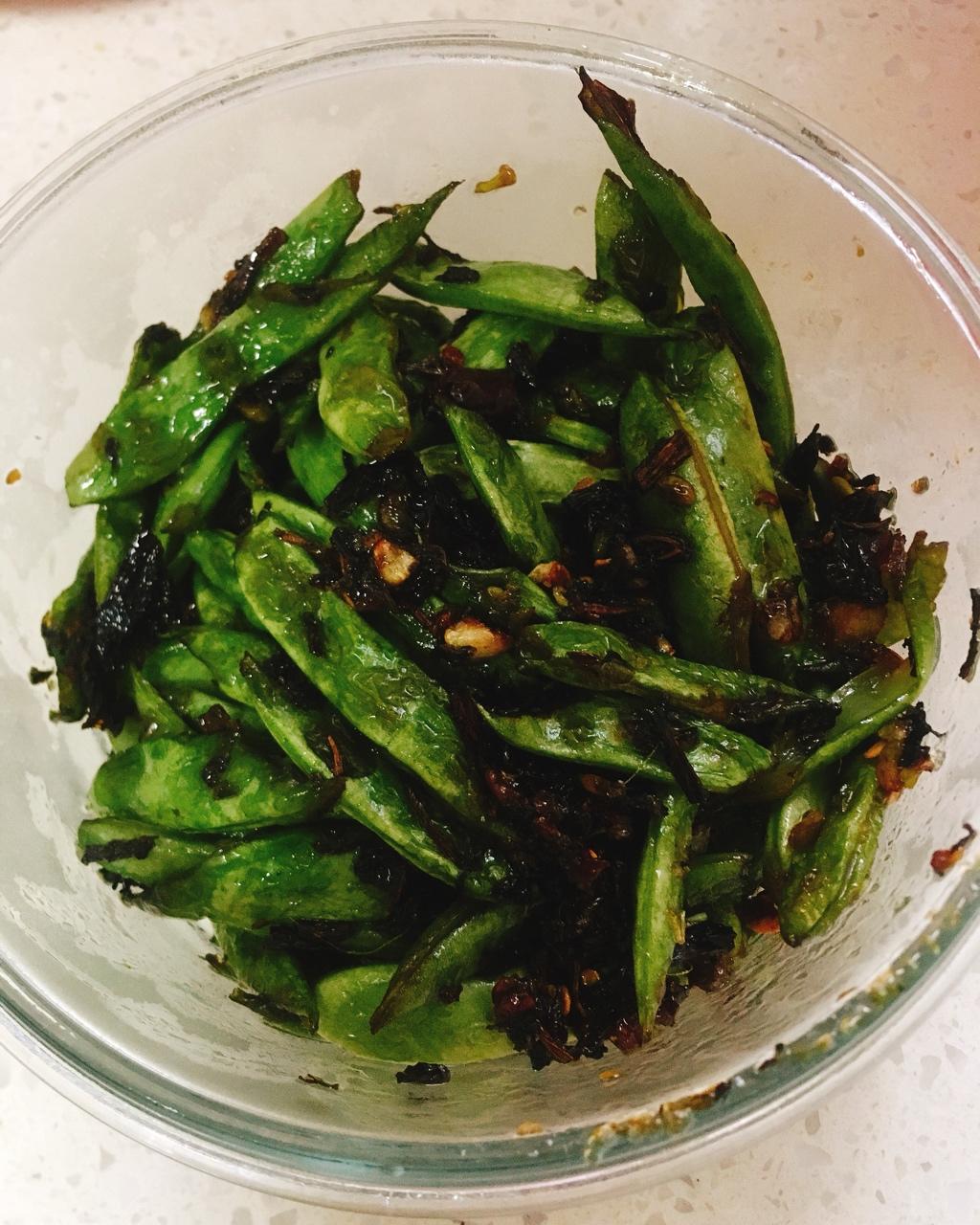 何呵呵何呵呵何呵呵做的干煸梅干菜四季豆