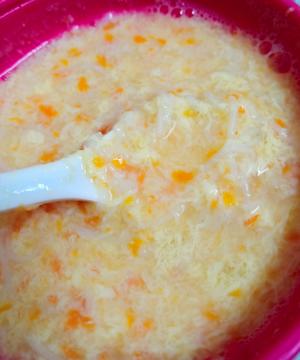 九个月宝宝辅食：胡萝卜鸡蛋花汤面条的做法 步骤4