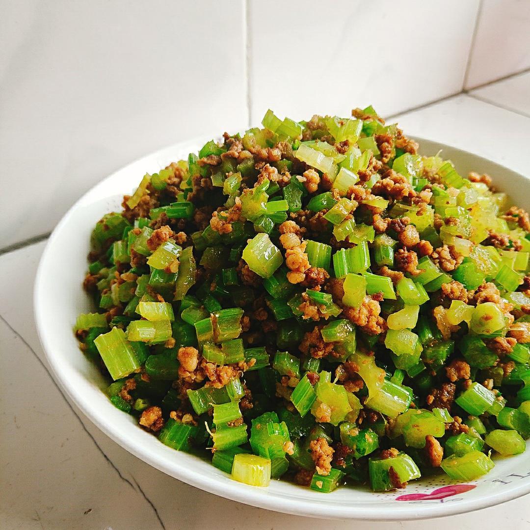 芹菜牛肉末「下饭神器」