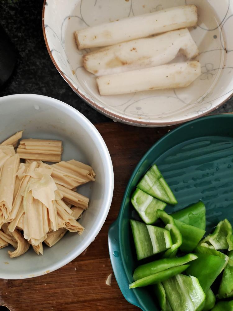 淮山支竹煲的做法 步骤1