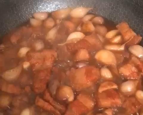 新鲜蒜头焖五花肉