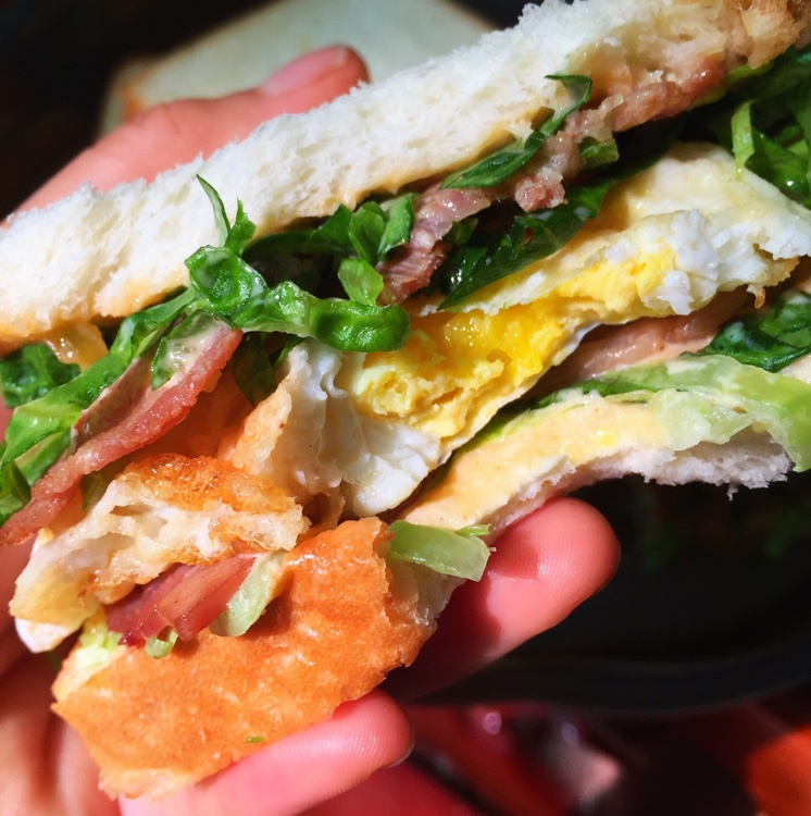 培根鸡蛋三明治