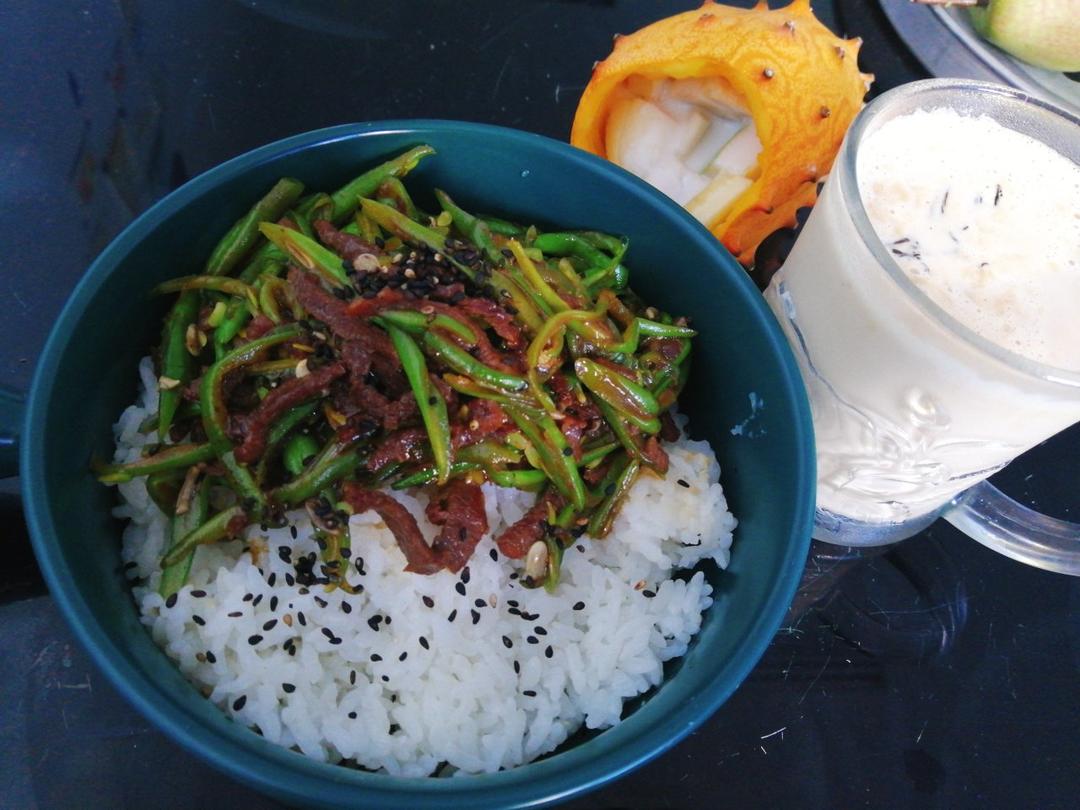 豆角肉丝饭