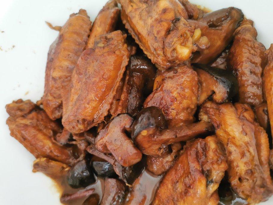 香菇炖鸡翅