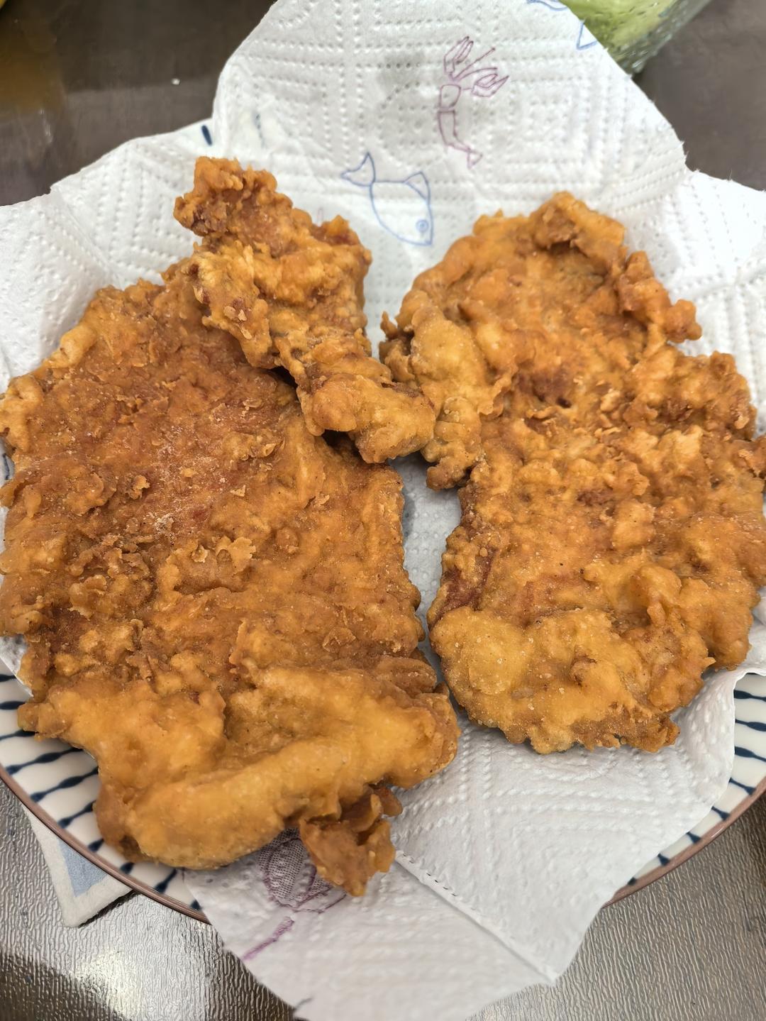 皮酥肉多汁的~炸鸡排