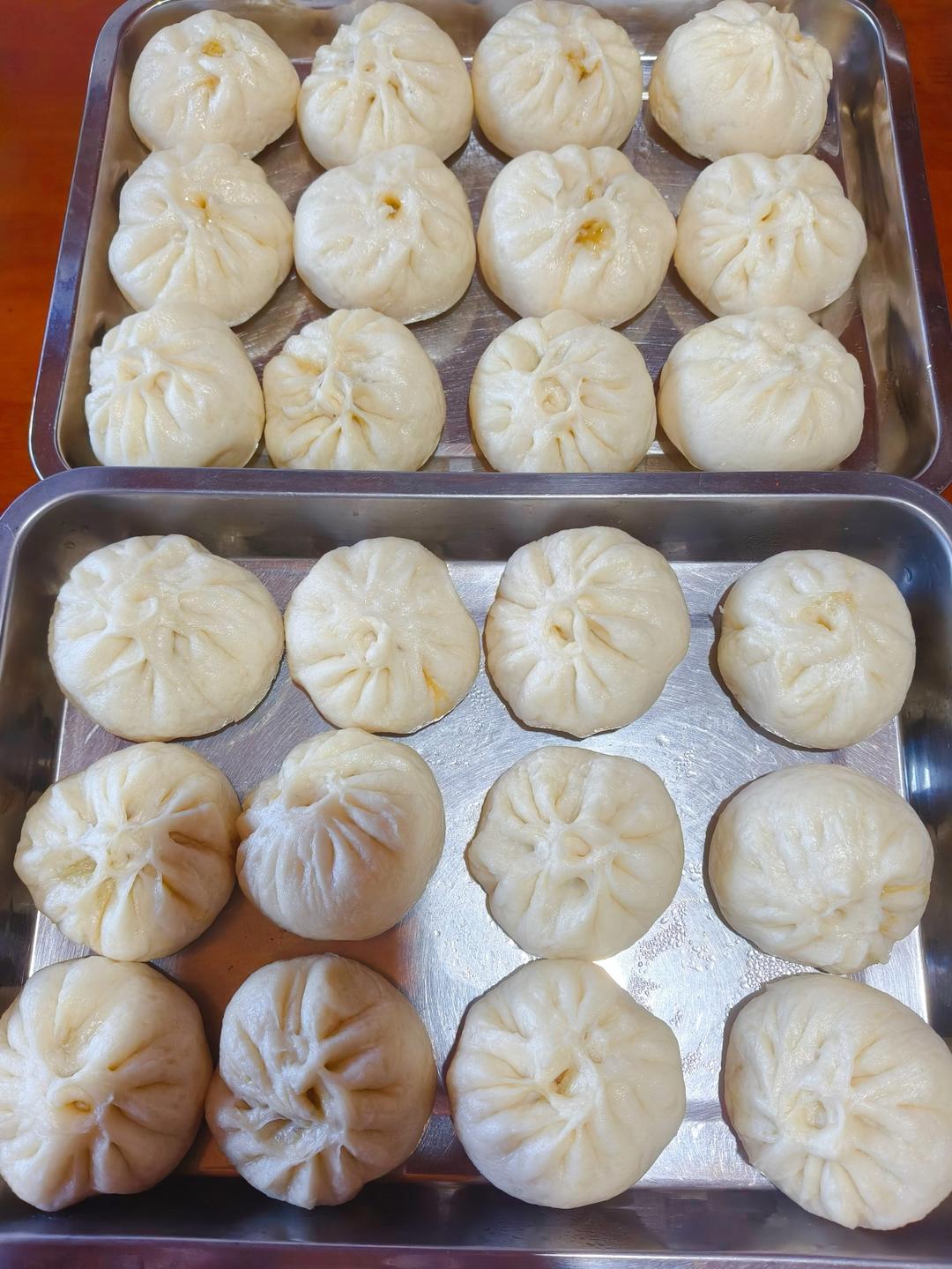 香辣牛肉快餐面+火腿肠包子