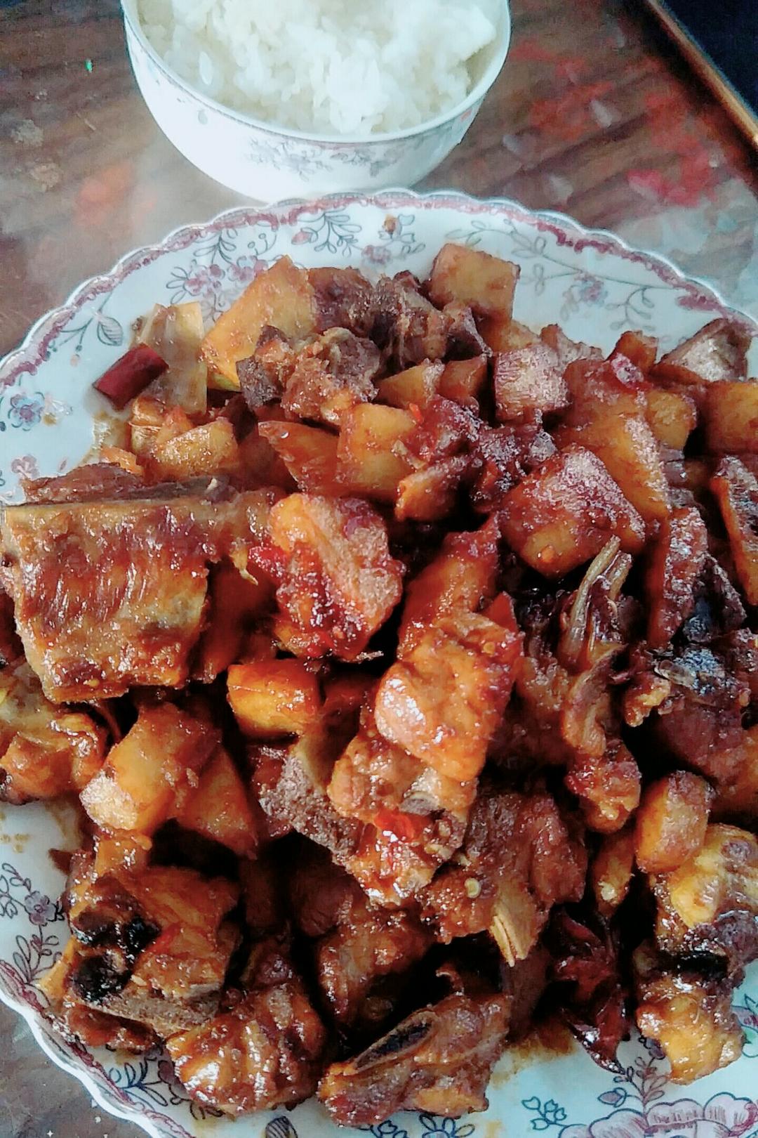 土豆烧排骨