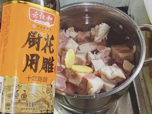 铸铁锅食谱：好侍百多梦日式咖喱牛腩 🍛【好吃的咖喱有诀窍】的做法 步骤2