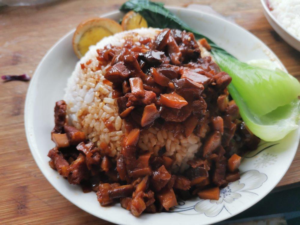 好吃到停不下来的卤肉饭