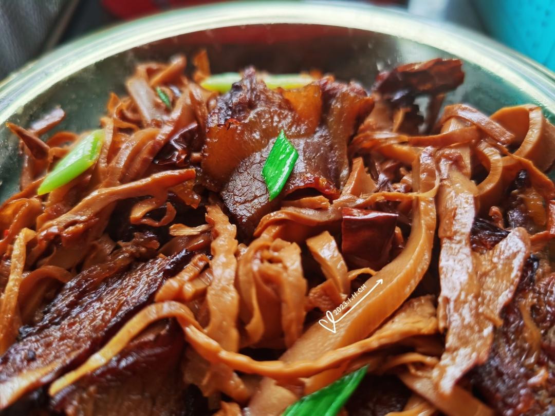 下酒神器|大蒜辣椒炒腊牛肉