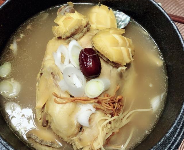 秋天的韩式小补汤，鲍鱼党参鸡汤的做法