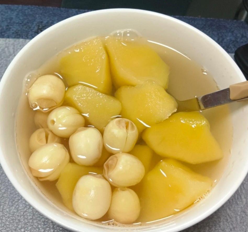 催屎大王——苹果莲子水