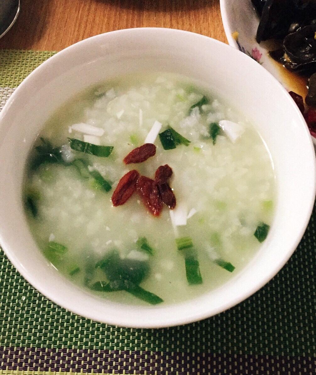咸蛋白菠菜营养粥