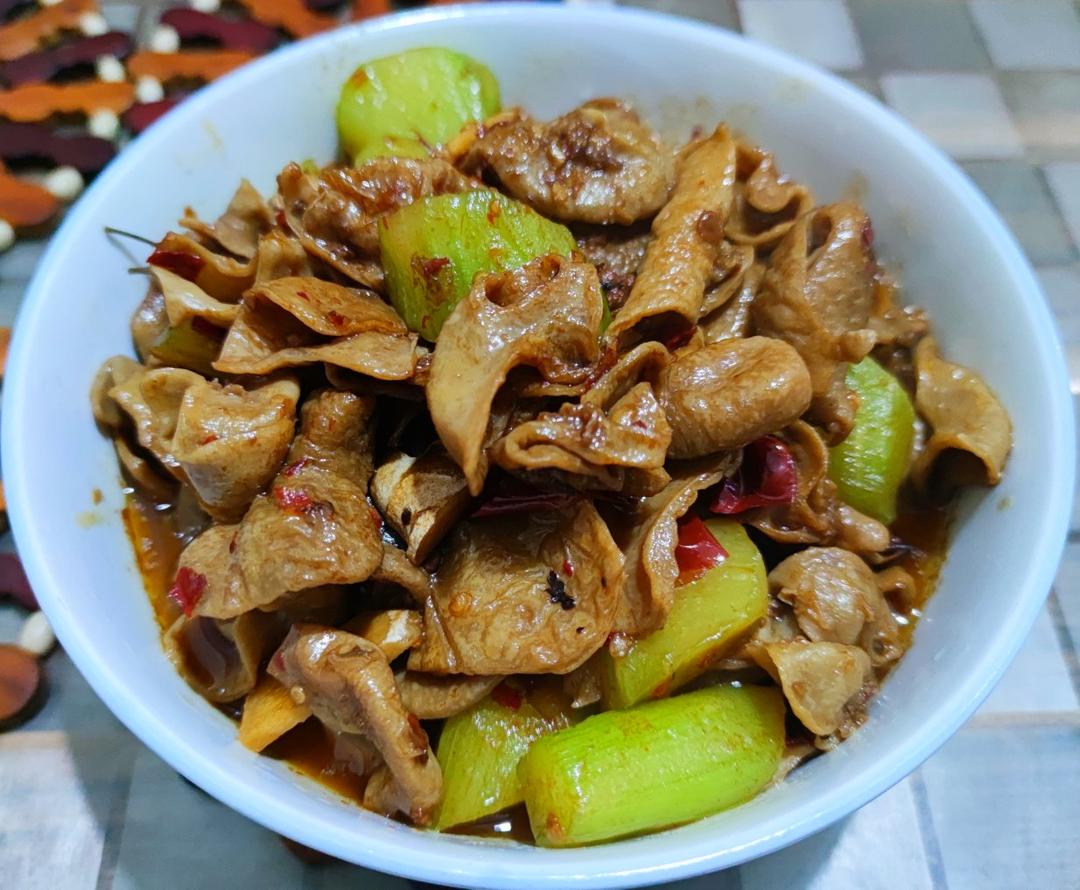 红烧肥肠土豆（川香麻辣）