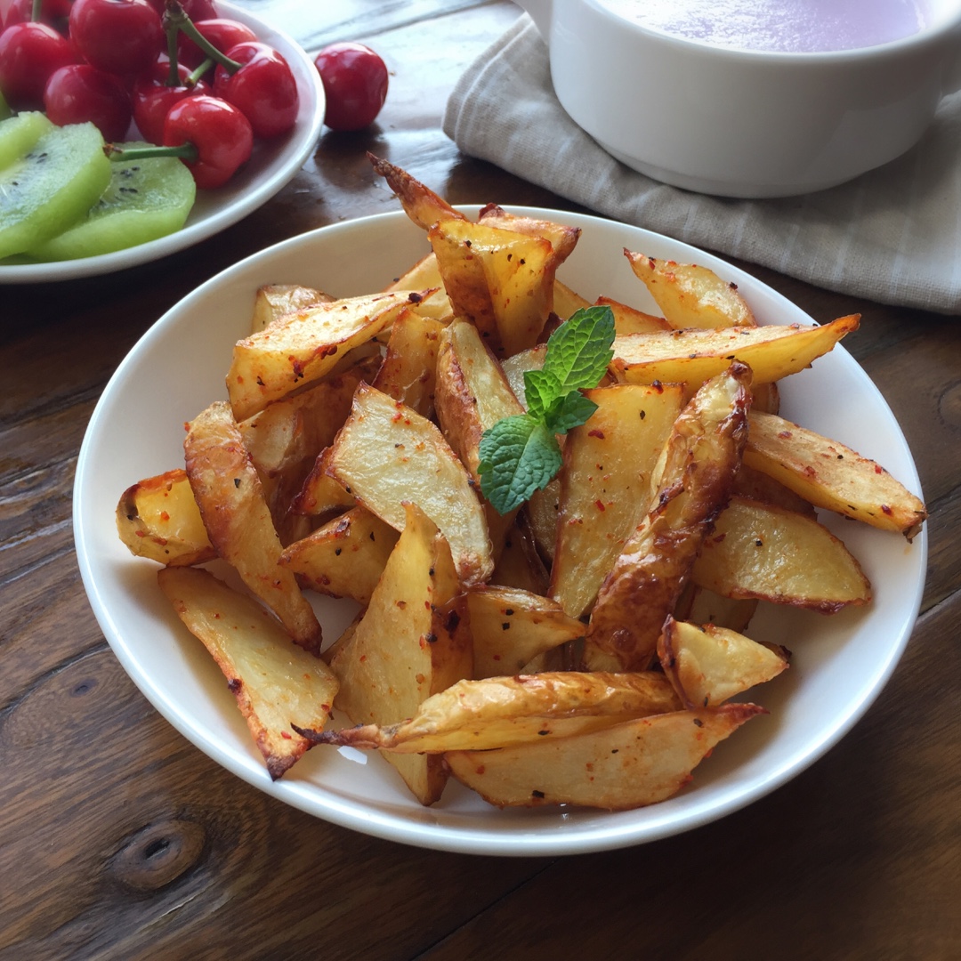 小花老师爱料理做的辣味橄榄油香草烤薯角