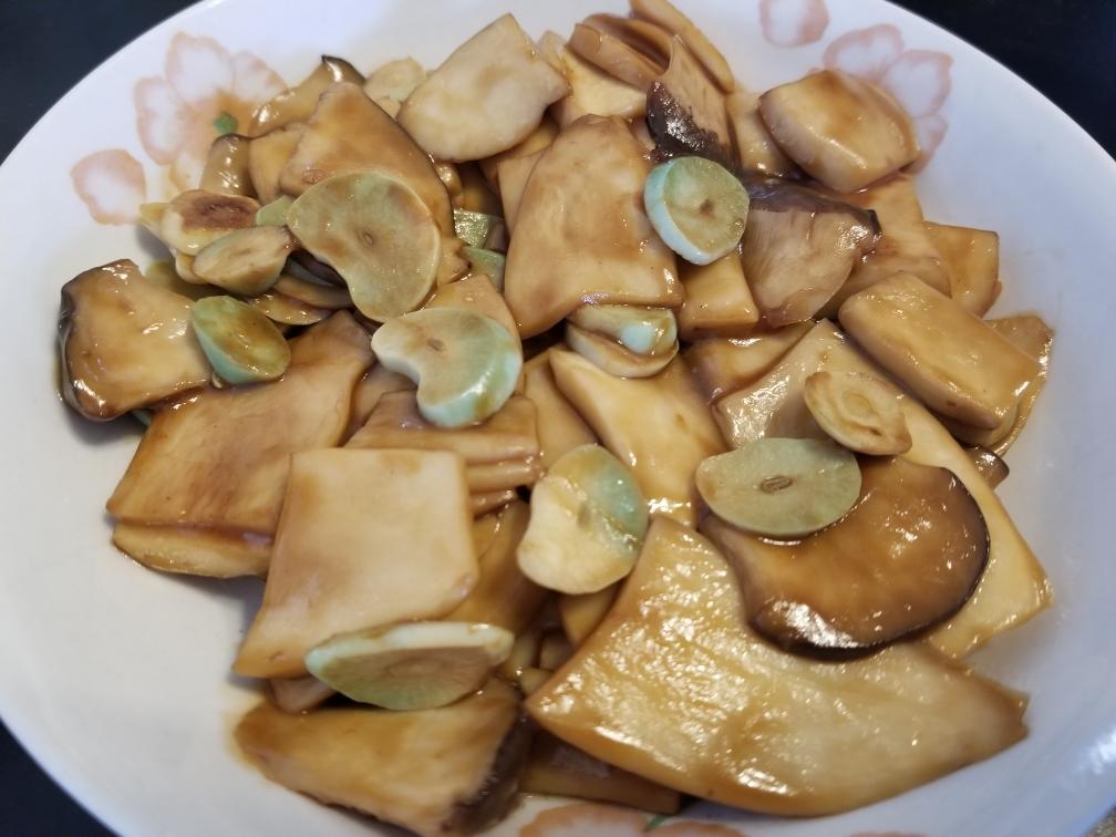 腊八蒜炒杏鲍菇