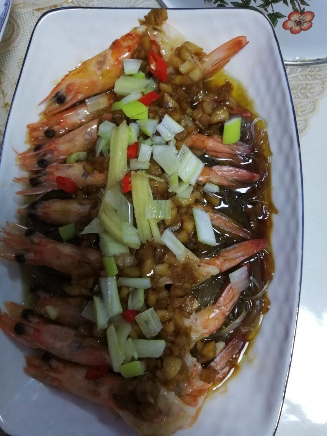 【蒜蓉粉丝蒸虾】