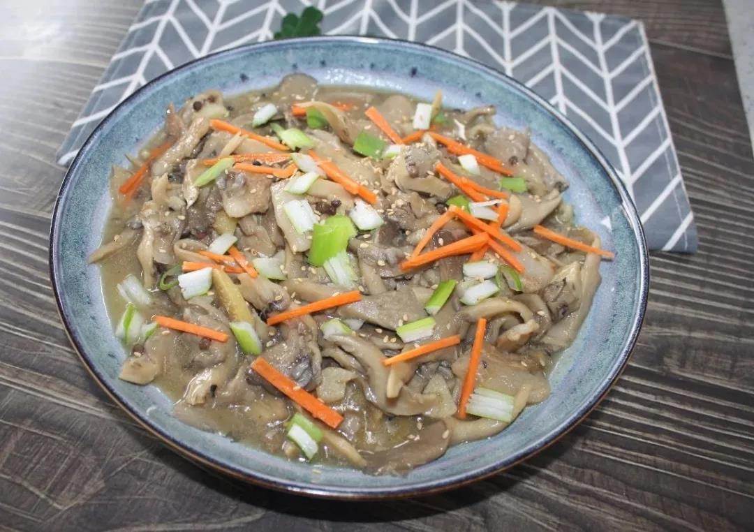 青菌烧肉的做法