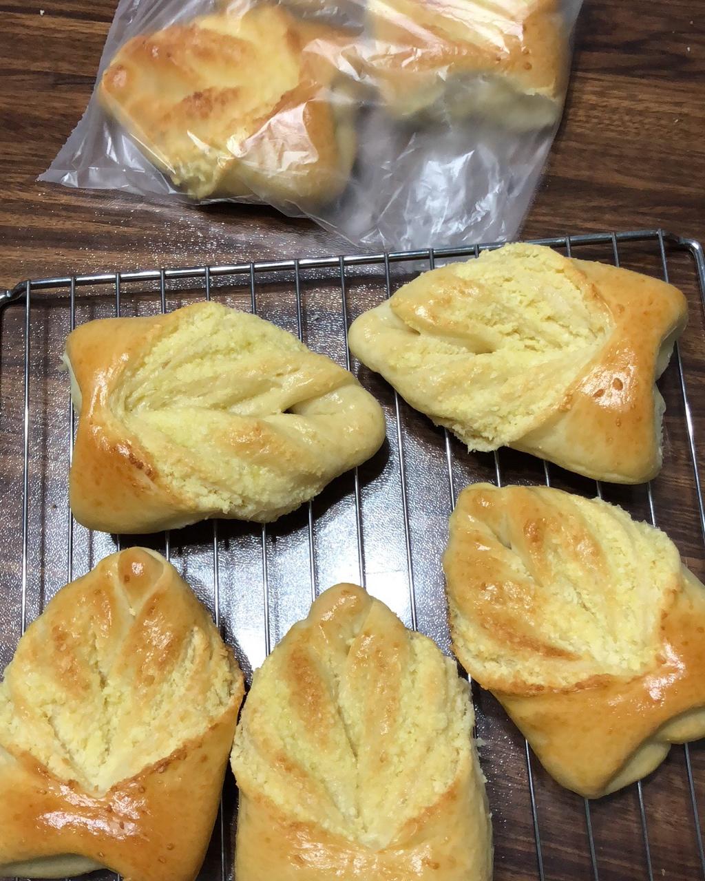 椰蓉叶子面包