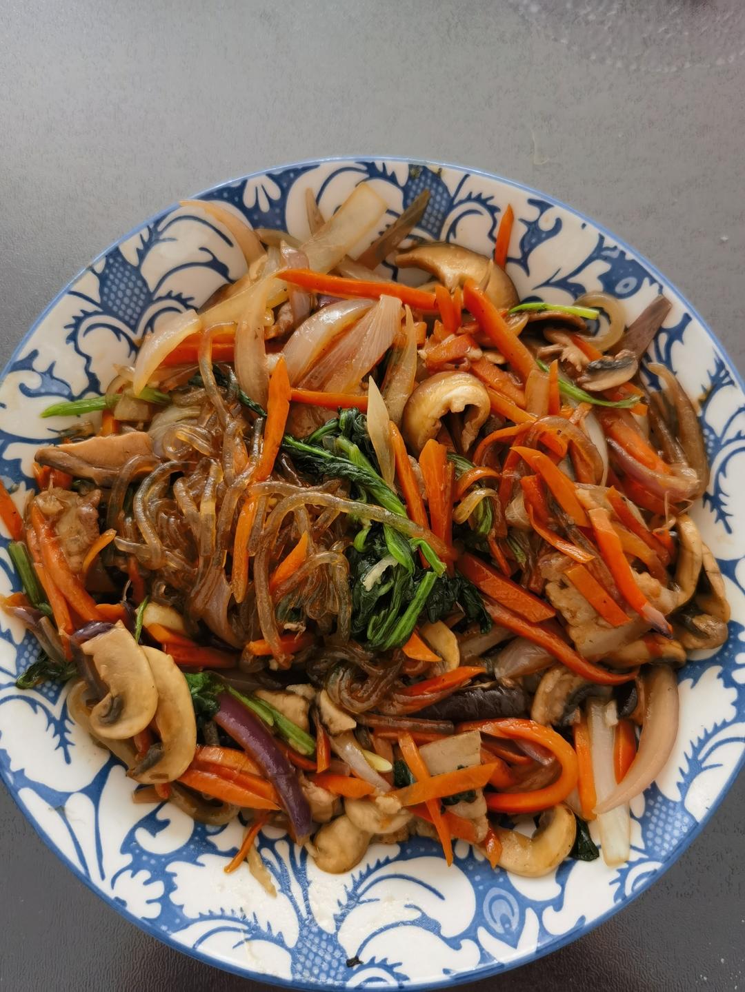 快手红薯粉丝炒杂菜——韩式拌饭的另一种topping
